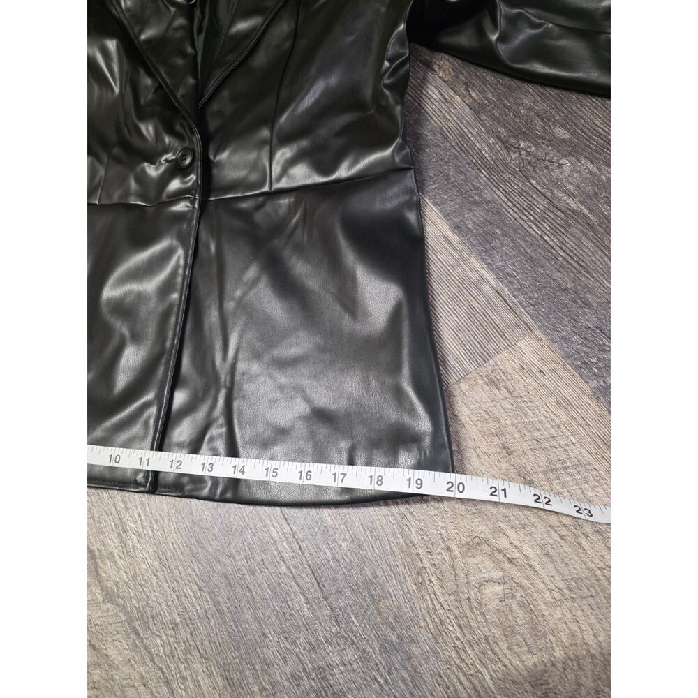 OMMIIVEX Faux Leather Blazer Black Ruched Sleeve Single Button Size M NWT - Picture 4 of 12